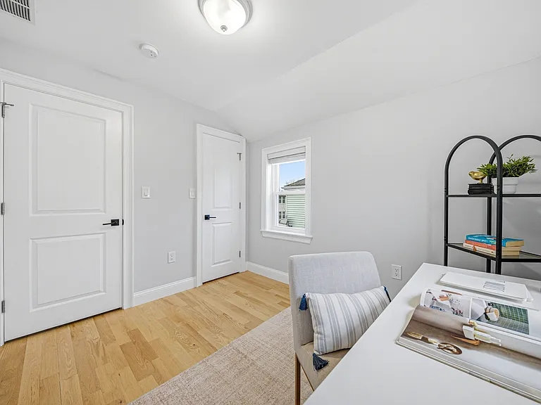 30 Arnold St — Photo 17