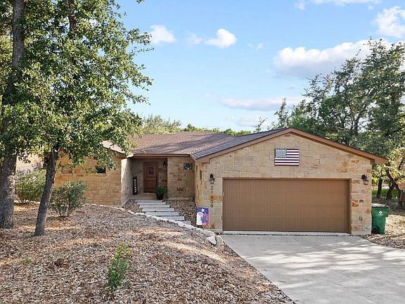 5th image of 21609 Surrey Ln