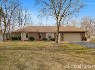 7601 Bouman Dr, Middleville, MI 49333