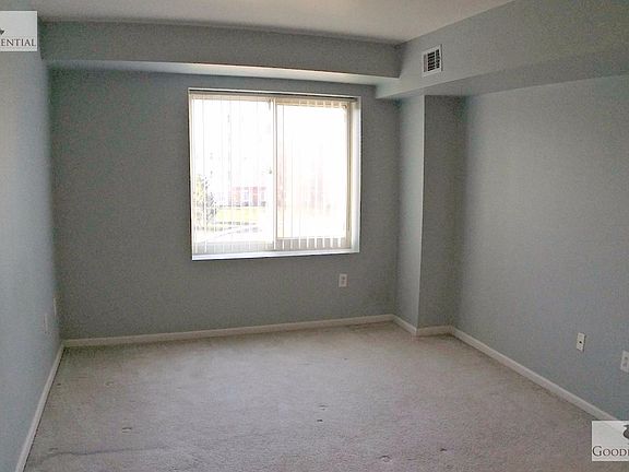4th image of 1 Cityview Ln #3E