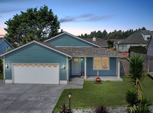 96408 Oceanside Dr, Brookings, OR 97415
