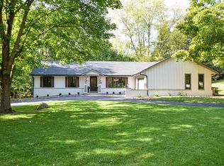 2005 Erin Ct, Brookfield, WI 53045