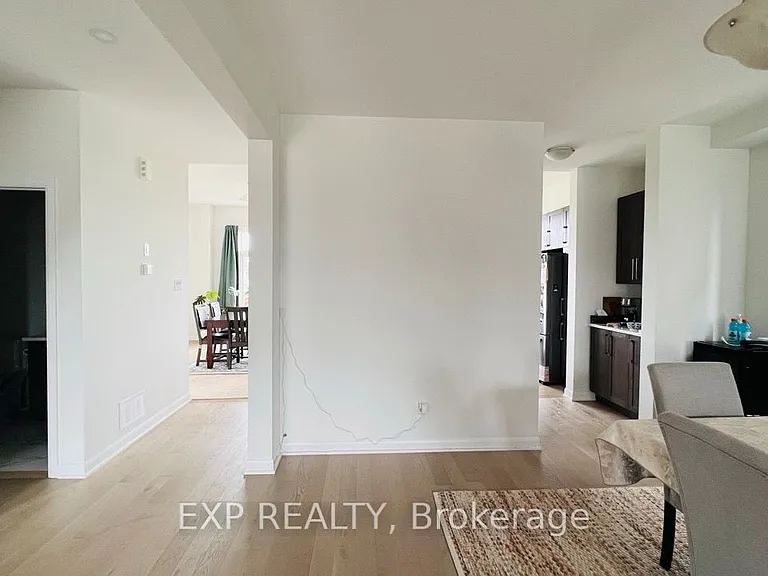 747 Coast Cir — Photo 7