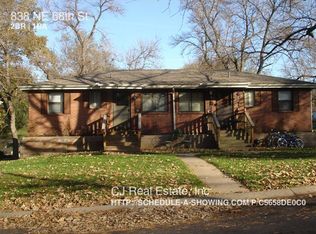 838 NE 68th St, Gladstone, MO 64118