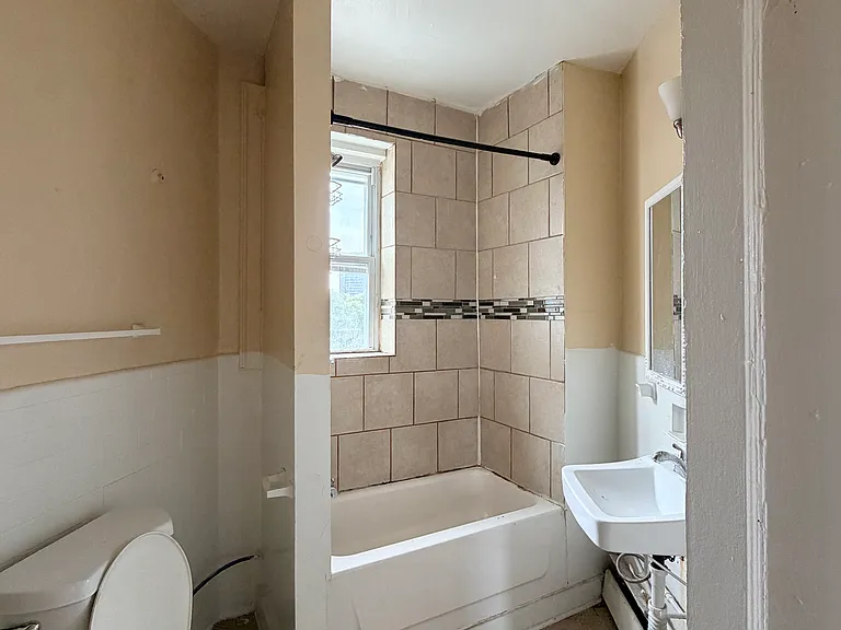 703 Howard Ave #42 — Photo 8