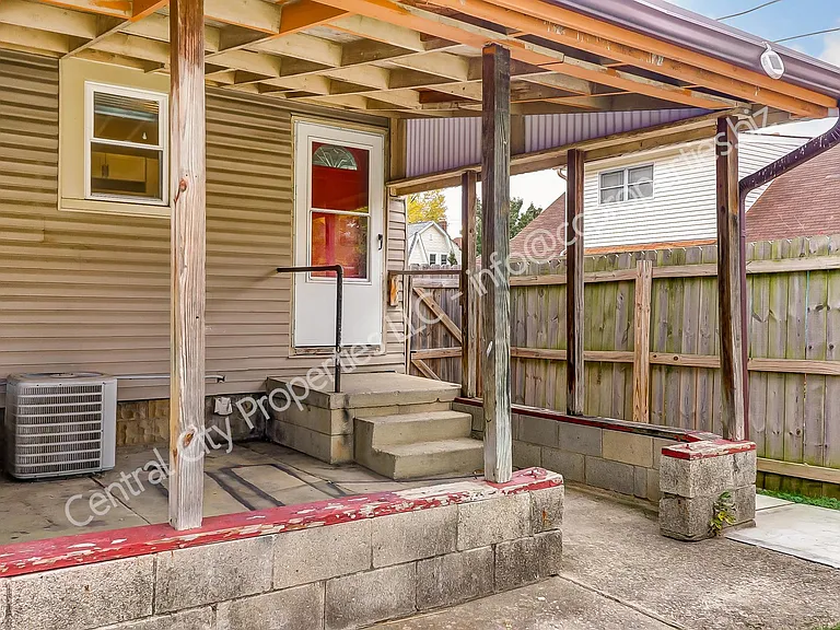 1267 Wilson Ave — Photo 19