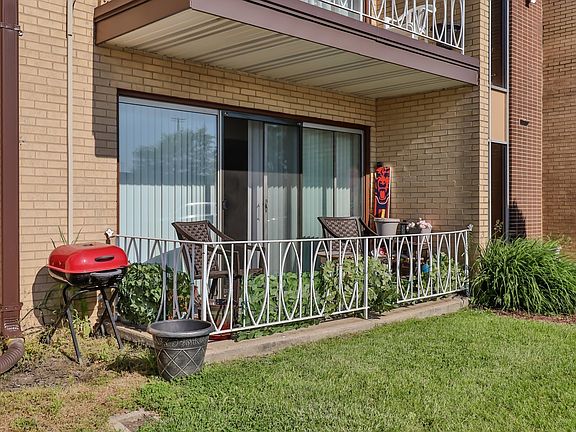 4th image of 18320 Cherry Creek Dr APT 2