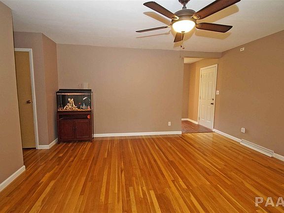 4th image of 2217 W Mackinac Ct