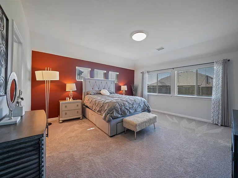 1272 Sumner St — Photo 15
