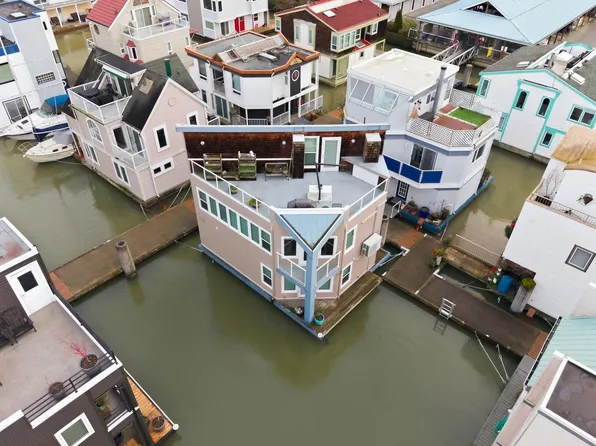 3459 River Rd W #13, Delta, BC V4K 4Y6