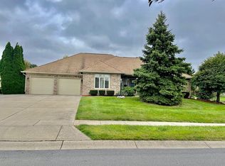 209 Meadowview Ln, Greenwood, IN