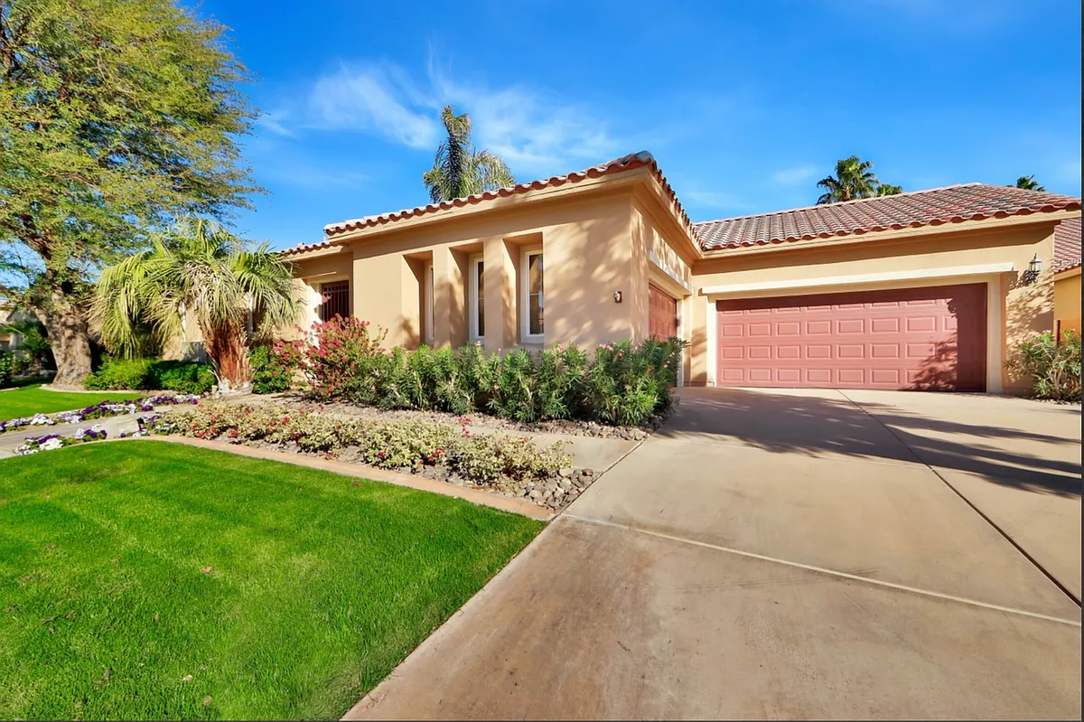 Building Photo - 81165 Golf View Dr