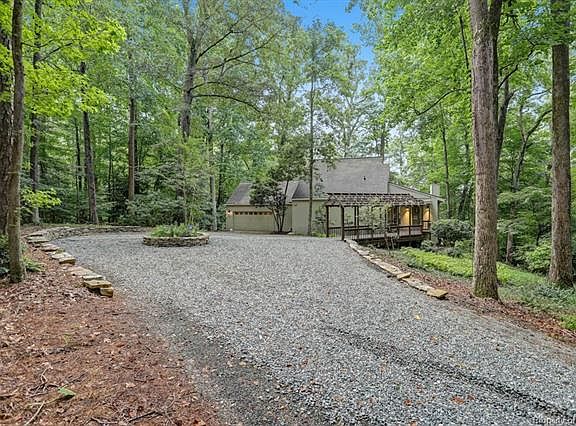 2nd image of 206 Southpoint Dr