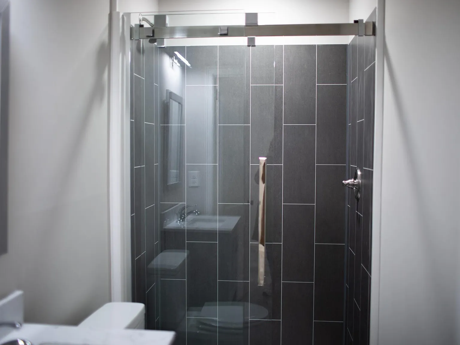 382 Enota Pl SW — Photo 4