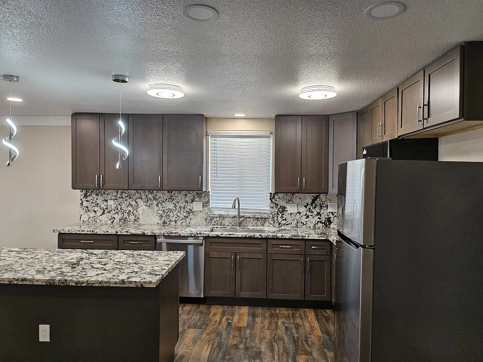 4 bed, 1387 sqft, $2,950 — Photo 3