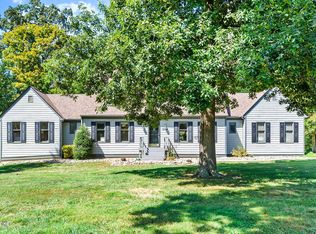 10101 Secretariat Dr, Goshen, KY 40026