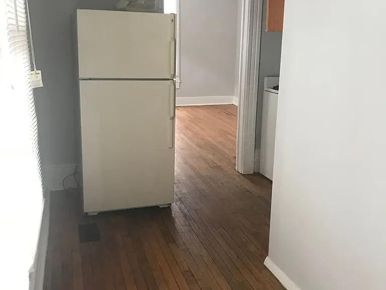 718 Brown St — Photo 10