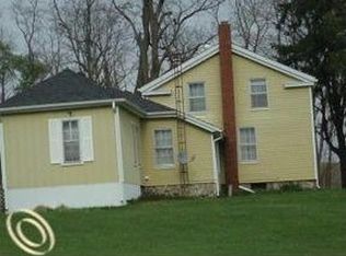 2816 County Farm Rd, Howell, MI 48843