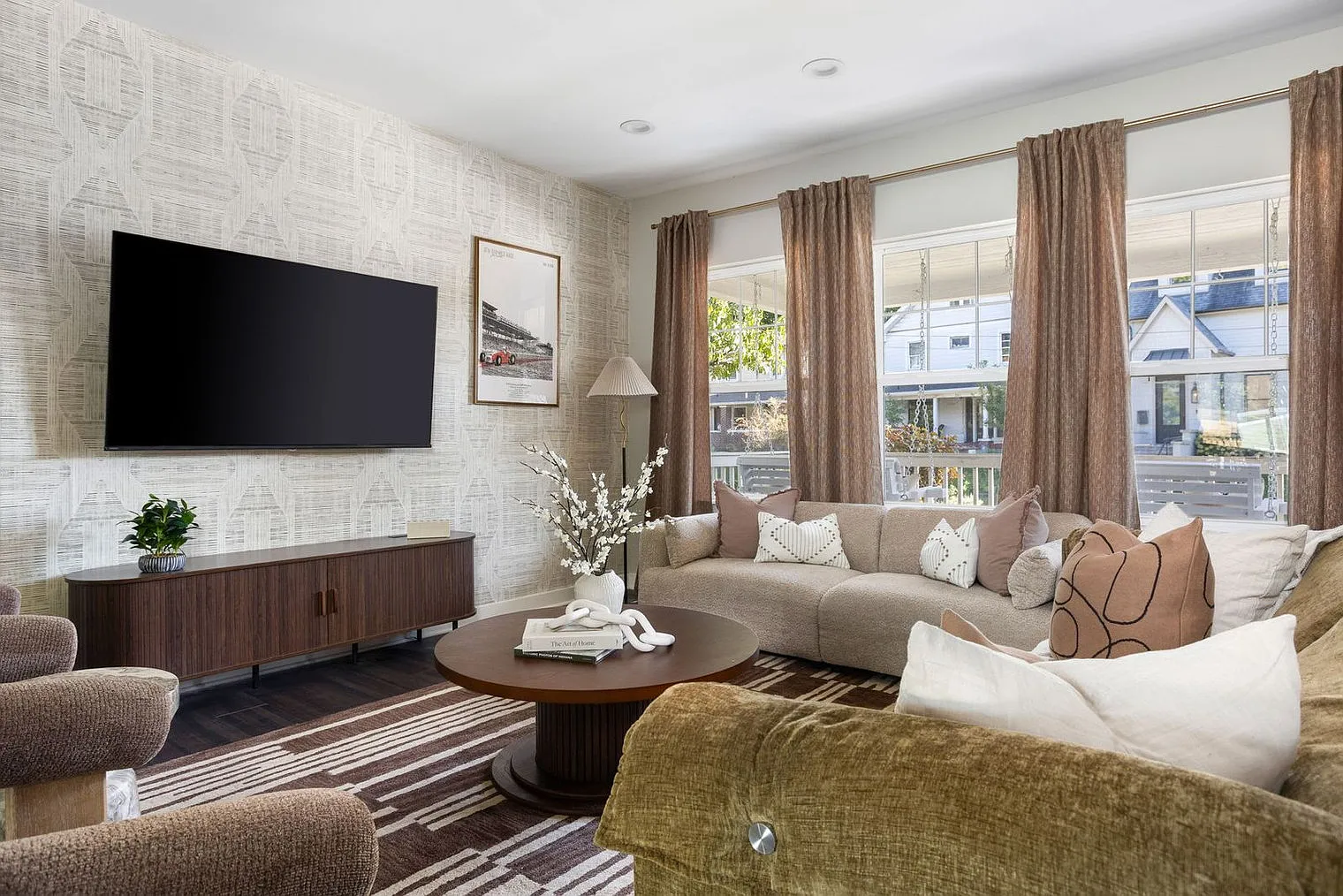 4 bed, 2.0 bath, $8,036 — Photo 3