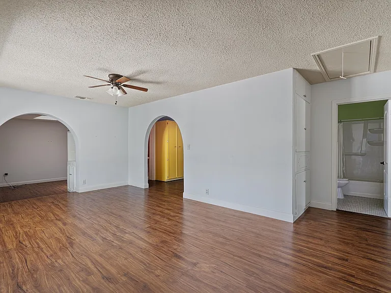 2106 Allred Dr — Photo 7