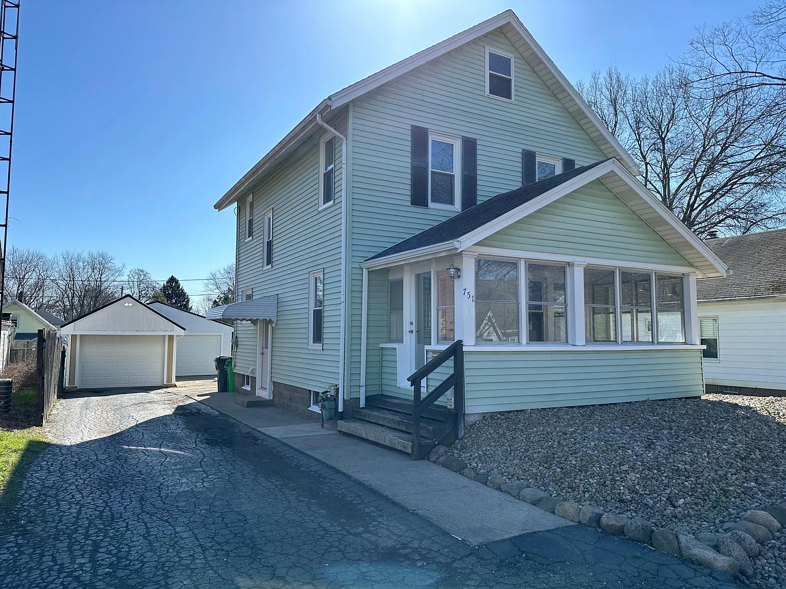 751 Belmont Ave — Photo 2