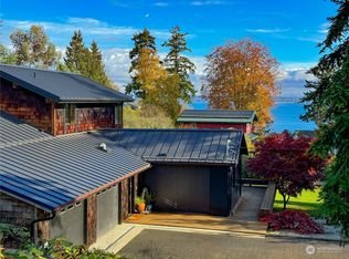 11379 Logg Rd NE, Bainbridge Island, WA 98110