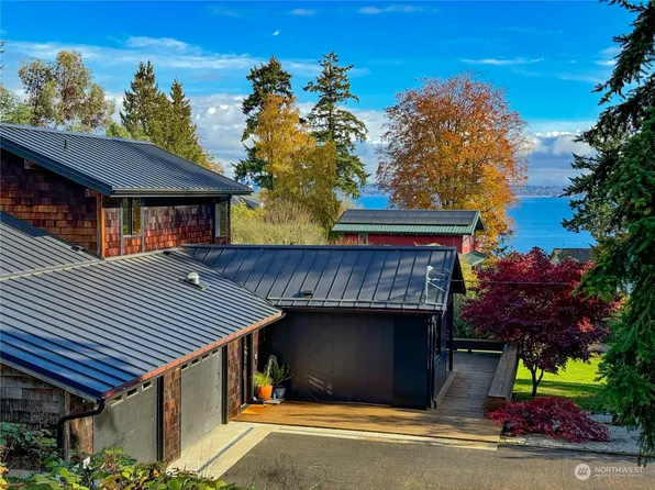 11379 Logg Road NE, Bainbridge Island, WA 98110