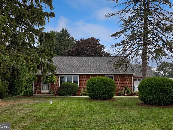 3rd image of 1646 White Oak Rd