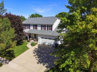 621 High Point Dr SW, Cedar Rapids, IA 52404