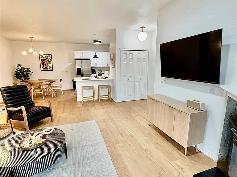 7222 S Blackhawk St #105 — Photo 19