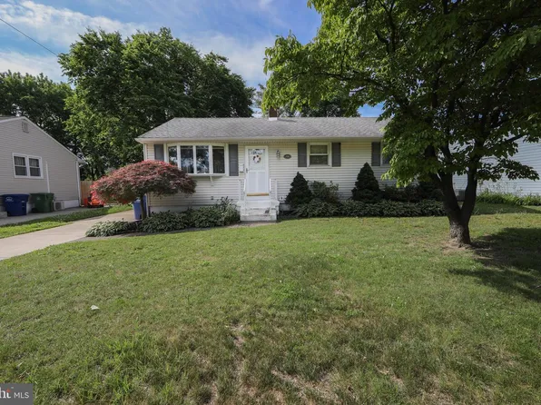 108 W Henry St, Palmyra, NJ 08065