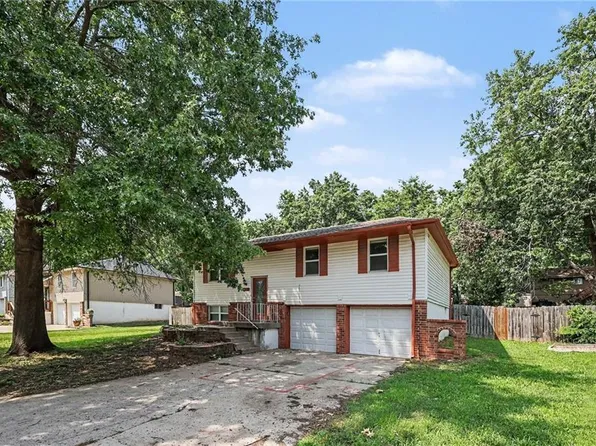 1110 R D Mize Rd, Grain Valley, MO 64029