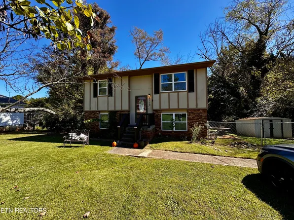2110 Sunny Ln, Knoxville, TN 37912