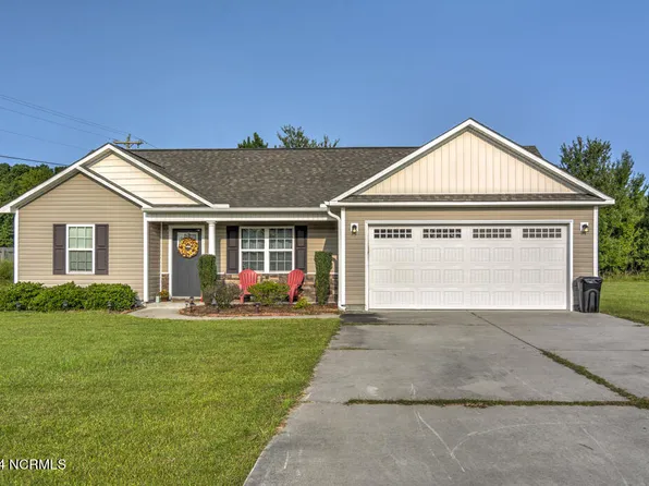 35 Plantation Oaks Drive, New Bern, NC 28560