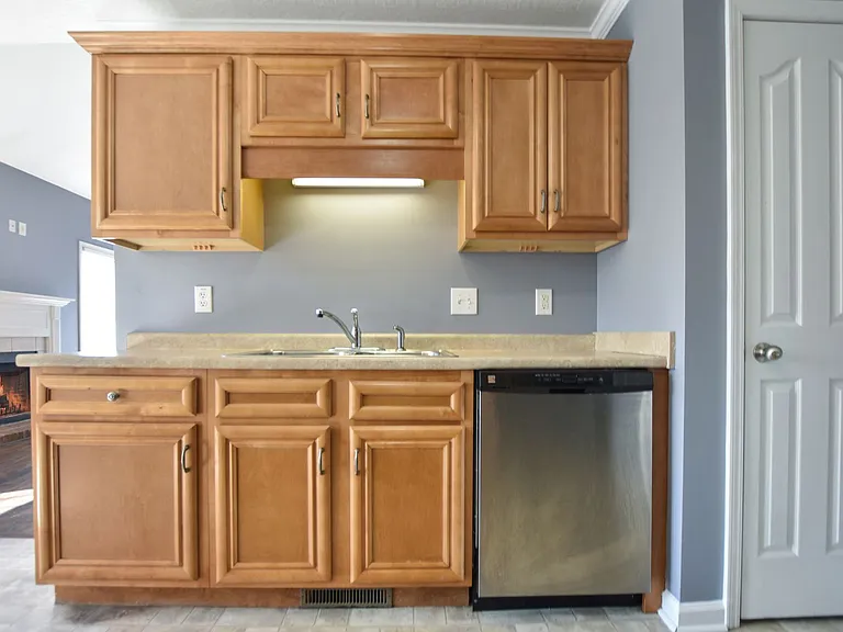 423 Athena Dr — Photo 10