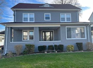 294 Leroy Ave, Cedarhurst, NY 11516
