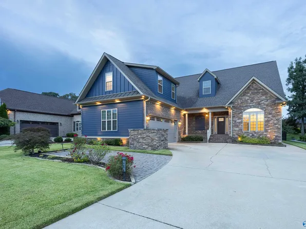 14074 Muirfield Dr, Athens, AL 35613