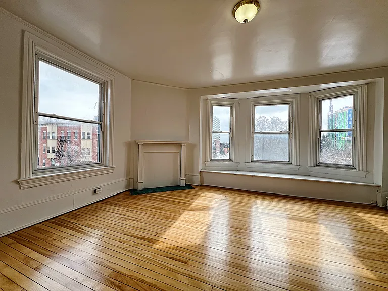191 McLeod St #2/3 — Photo 14