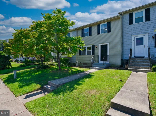 37 Windersal Ln, Parkville, MD 21234