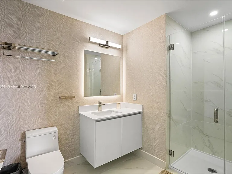 700 NE 24th St #3905 — Photo 29