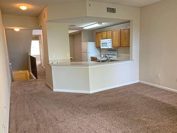 5th image of 2005-105 Mariposa Vista Ln #L