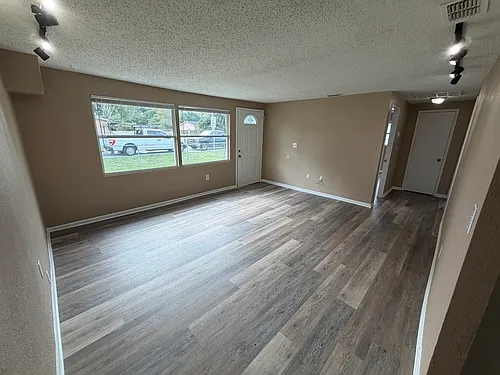 1204 Cherry Ln — Photo 9