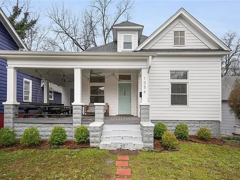 1056 Hemphill Ave NW — Photo 1
