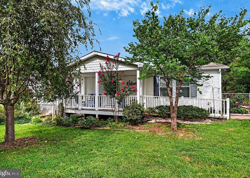 1st image of 52 Cloverdale Ln