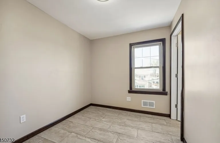 1252 Magnolia Pl — Photo 10