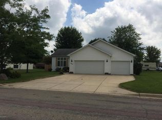 855 25th St NE, Owatonna, MN 55060