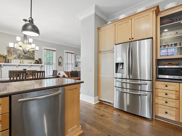 221 E Park Ave — Photo 18