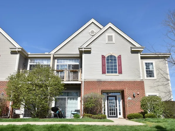 W206N16618 Blackberry CIRCLE #2327, Jackson, WI 53037