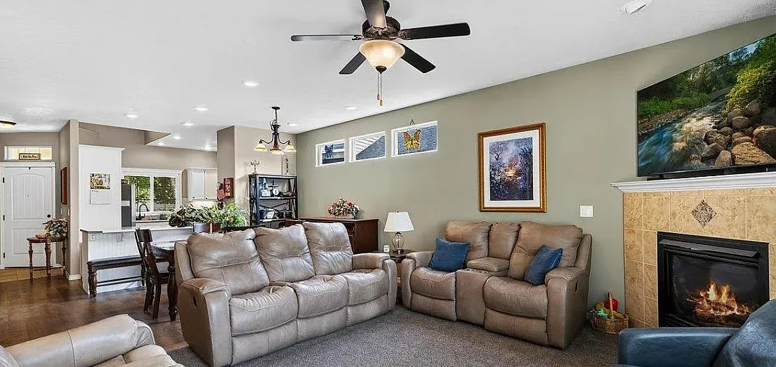 2 bed, 1245 sqft, $2,000 — Photo 2