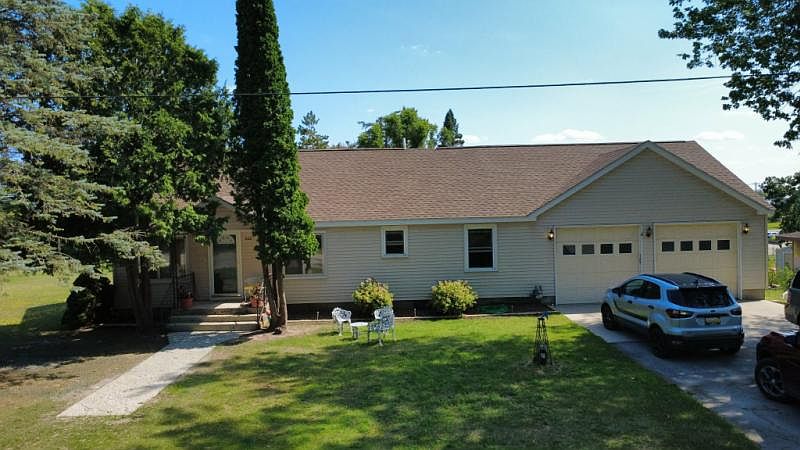 1st image of 208 E Hawley St